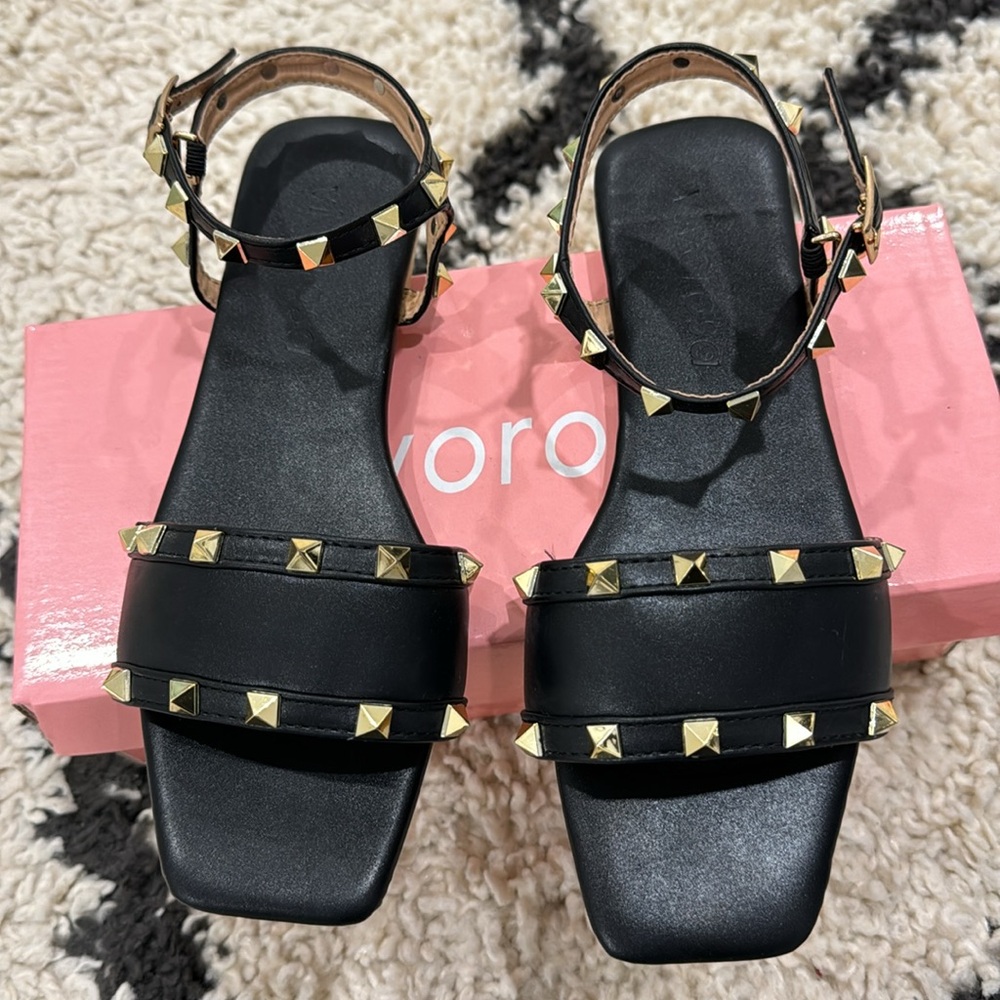 Studded flats - Picture 2 of 7